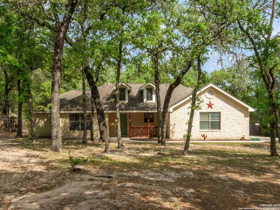 170 Pullman Rd, La Vernia, TX 78121