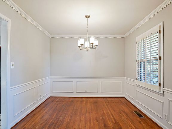 5th image of 1731 Old Columbiana Rd