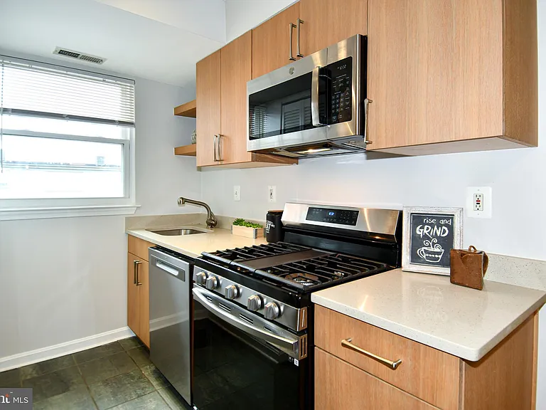 1627 Massachusetts Ave SE #302 — Photo 8