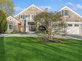 8 Barker Ln, Quogue, NY 11959