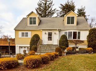 204 Moseman Rd, Yorktown Heights, NY 10598