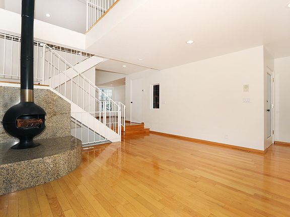 3rd image of 11256 Nebraska Ave #2