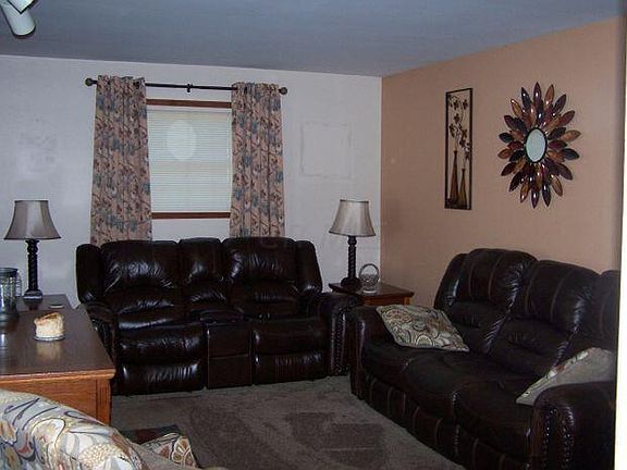 4th image of 1340 Shumaker Ave