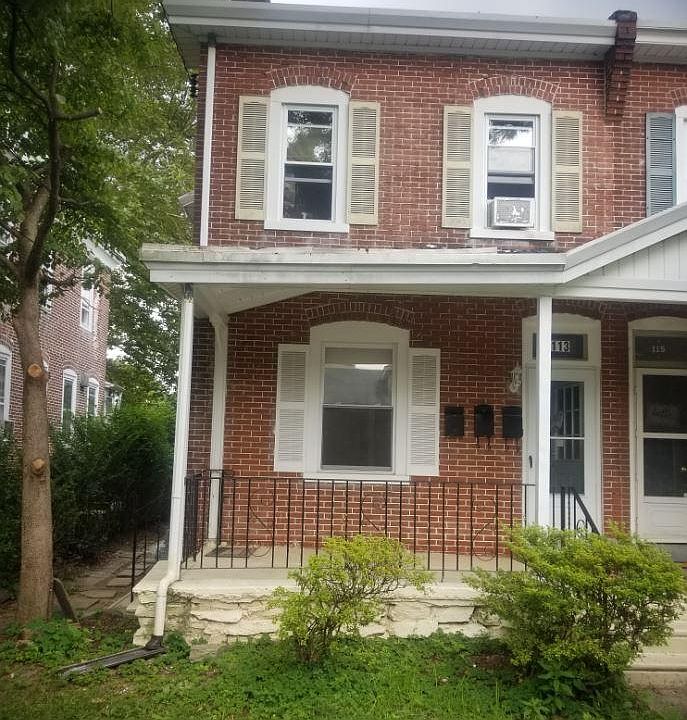 Front View. The Unit is downstairs.