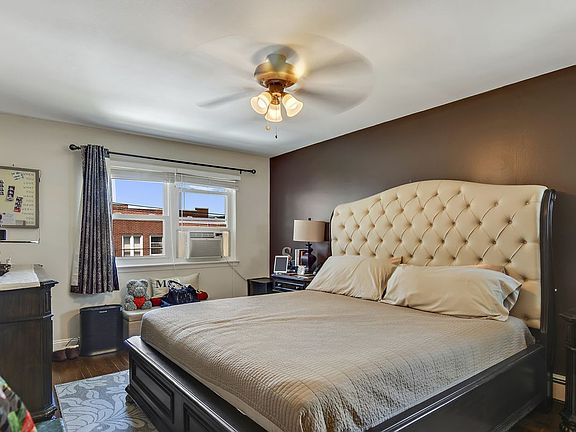 4th image of 2568 Colden Ave