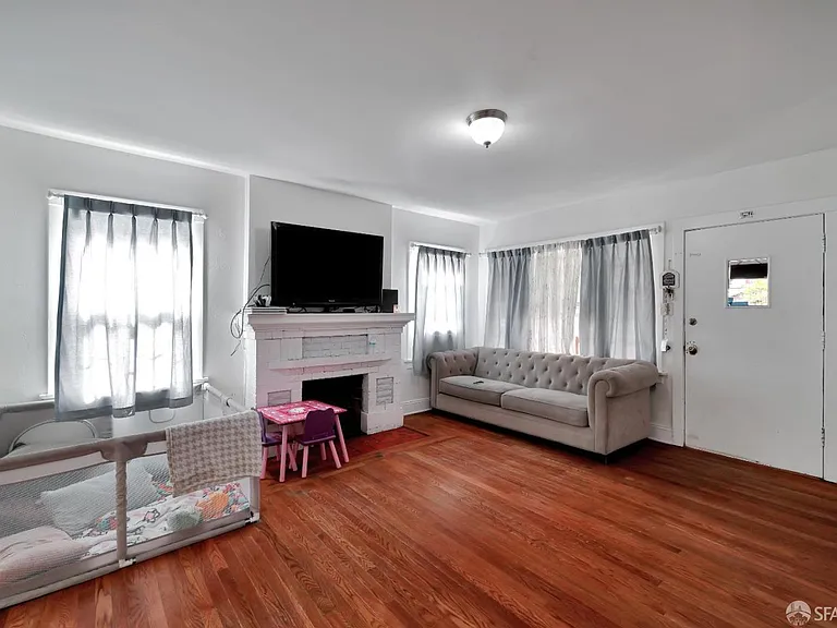 609 S Delaware St — Photo 8