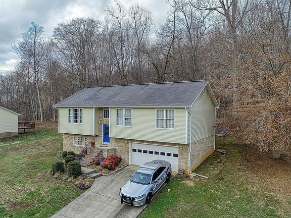 2nd image of 514 Old Village Ct