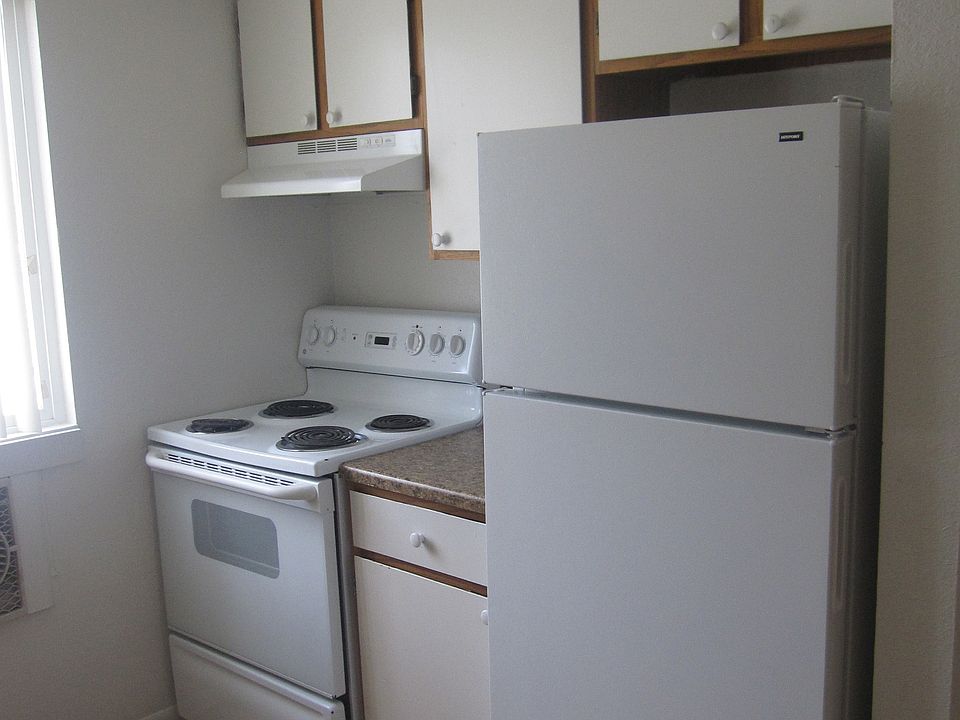 2nd image of 400 N Bruce St