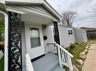 1127 E Pacific St, Springfield, MO 65803