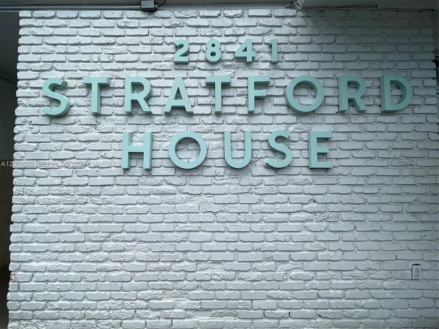 Stratford House Condo — Photo 1