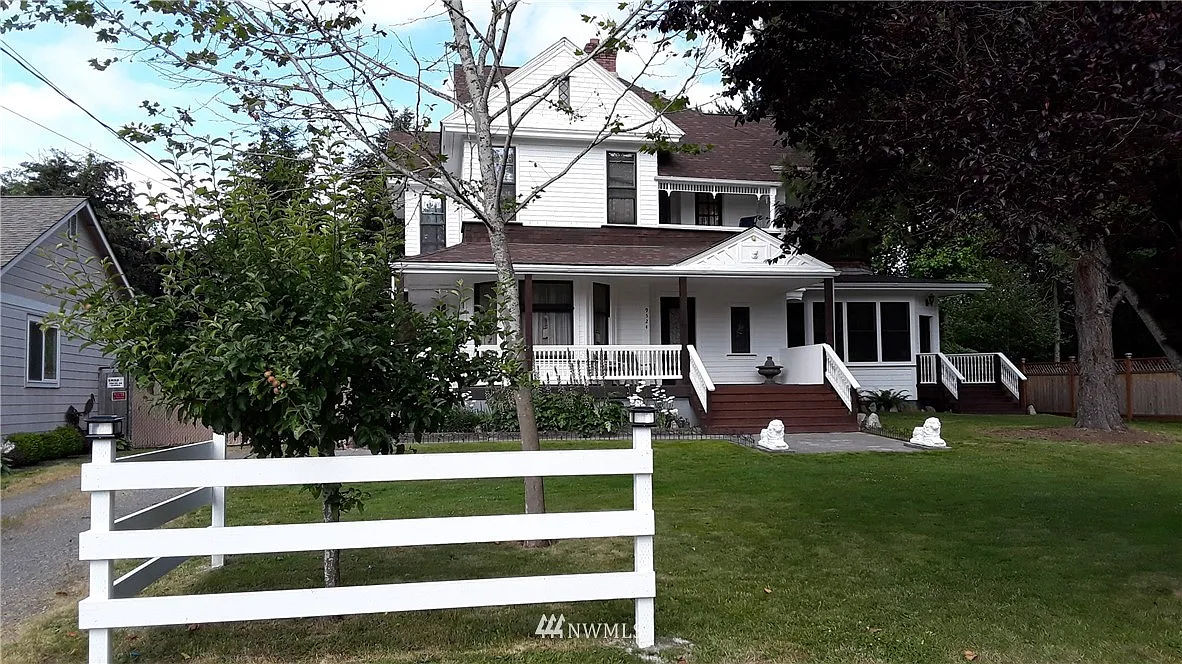9524 E E Street photo 1