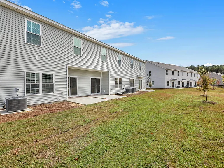 553 Governor Treutlen Cir — Photo 15