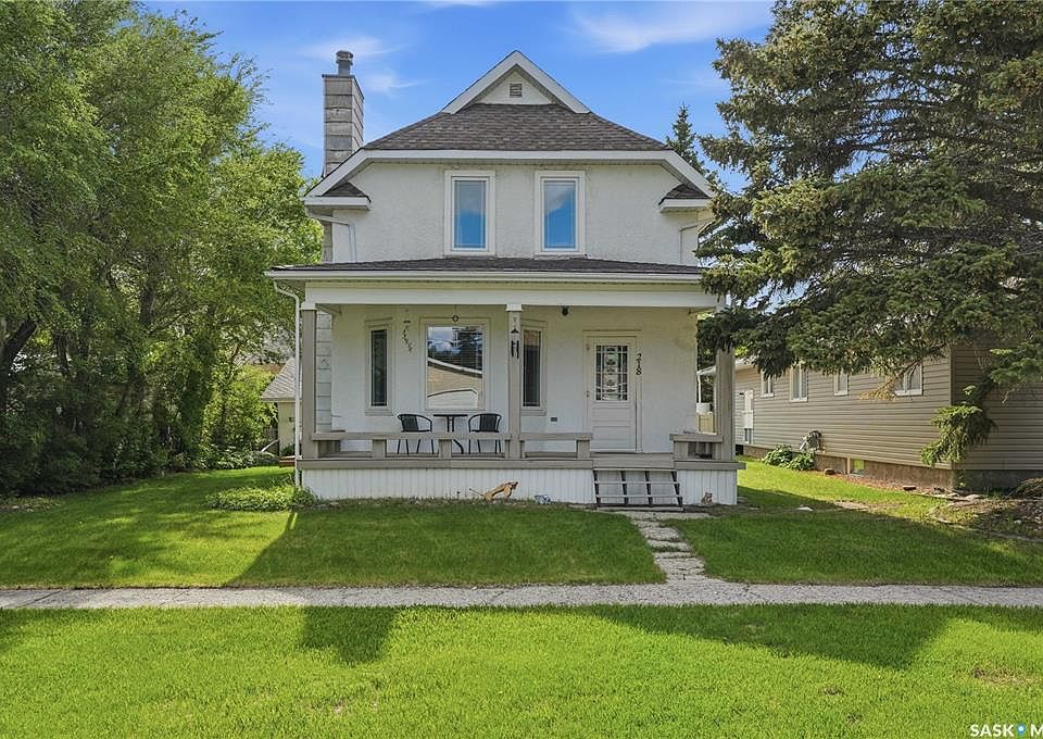1st image of 218 Lansdowne STREET E