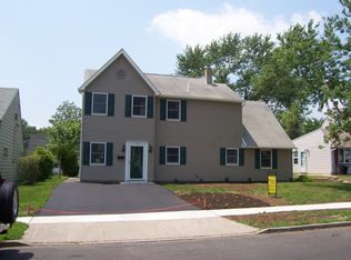 47 Neptune Ln, Levittown, PA 19054
