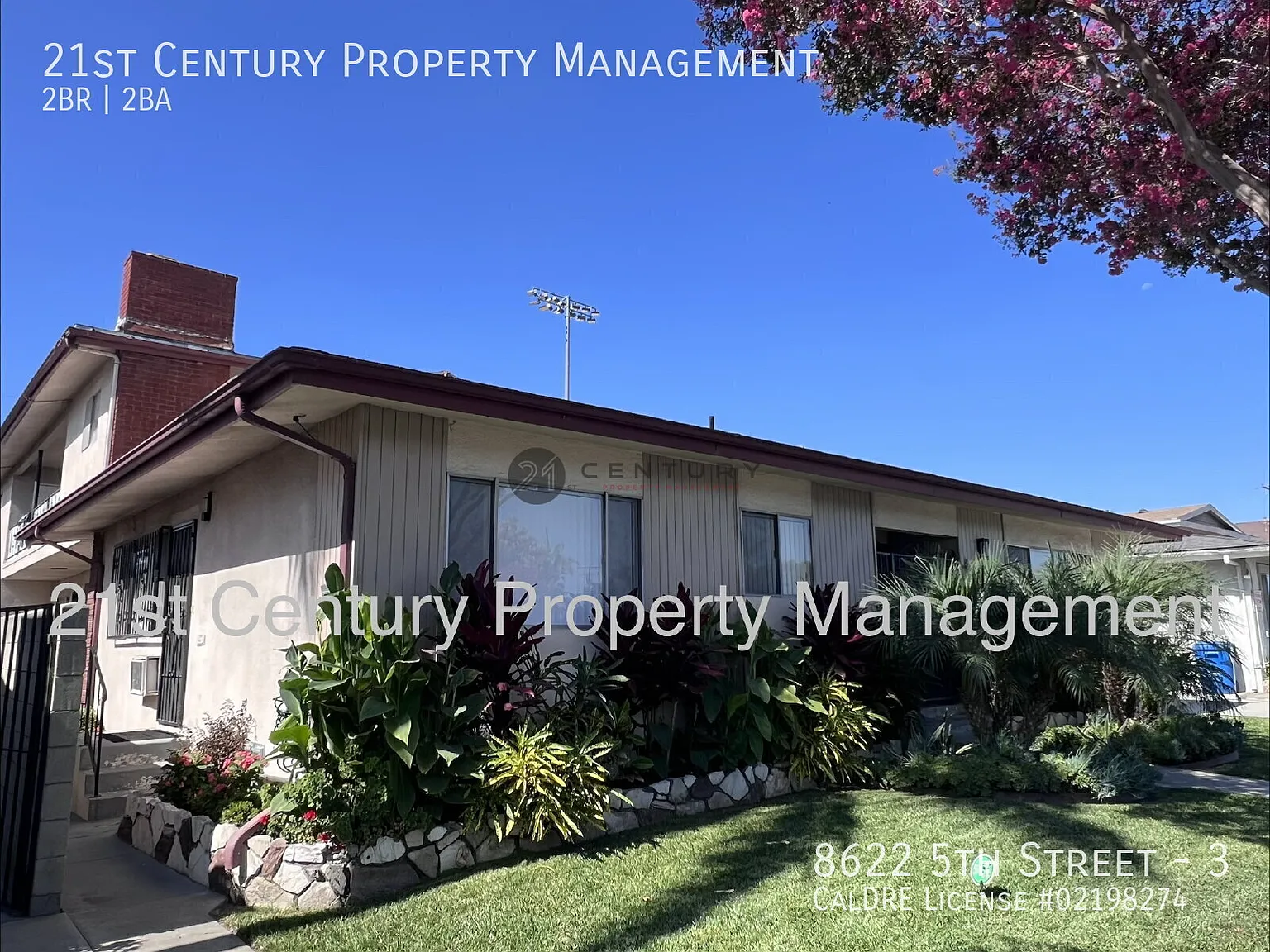 Beautifully Upgraded 2 Bedroom - Ground Floor - Apartment in Downey — Photo 1