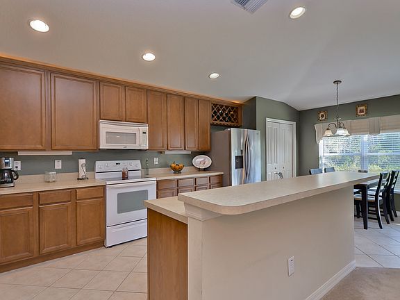 5th image of 27530 Sugar Loaf Dr