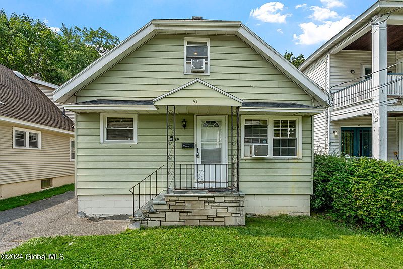 3rd image of 59 Pinewood Avenue