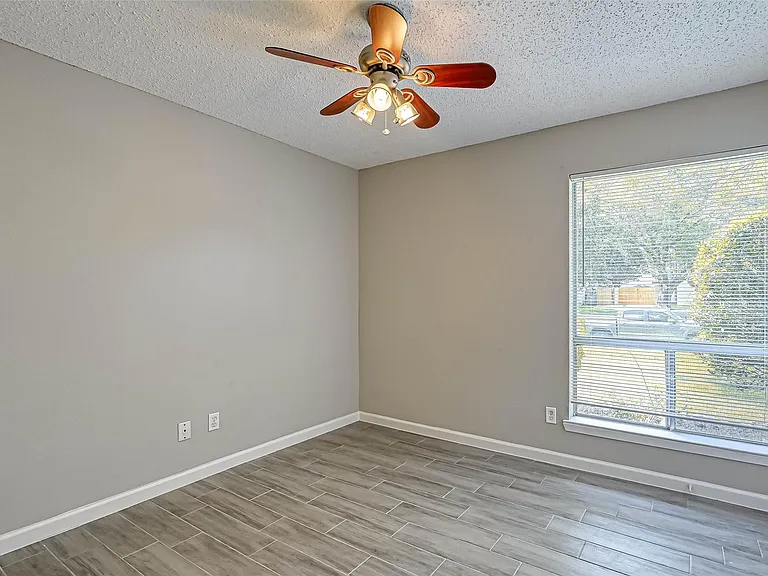 22622 John Rolfe Ln — Photo 12