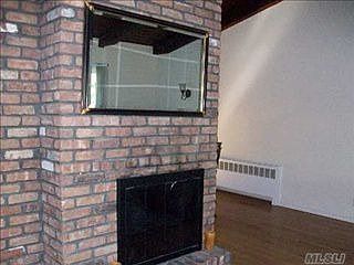 1st image of 5 Leeds Dr