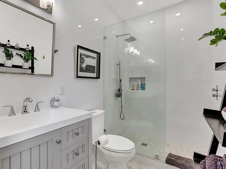 5866 Saint Annes Way — Photo 15