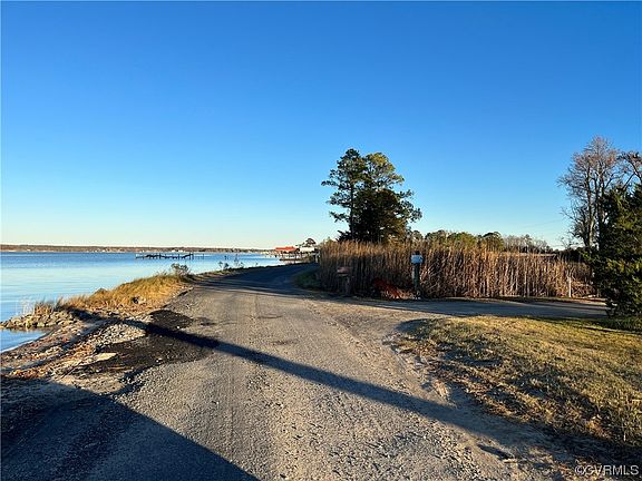 5th image of 296 River Pl