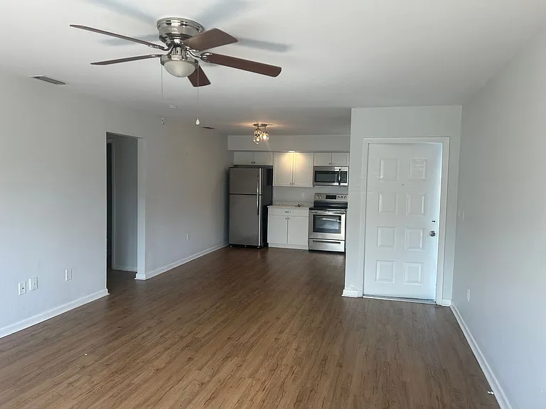 4712 SE 5th Pl — Photo 12