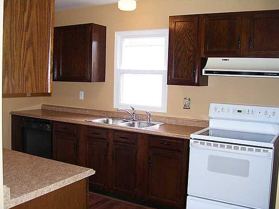 4th image of 631 S Harlan Ave