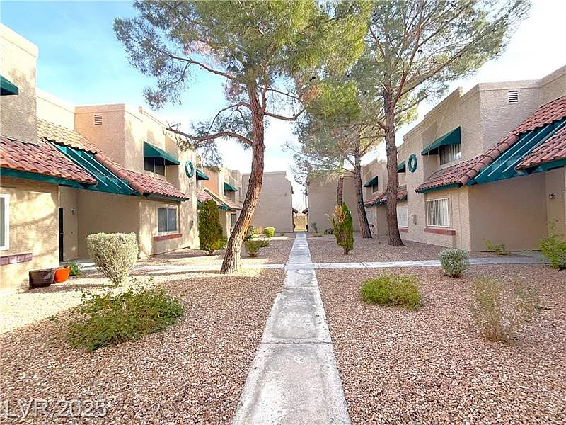 2 bed, 1164 sqft, $1,450 — Photo 2