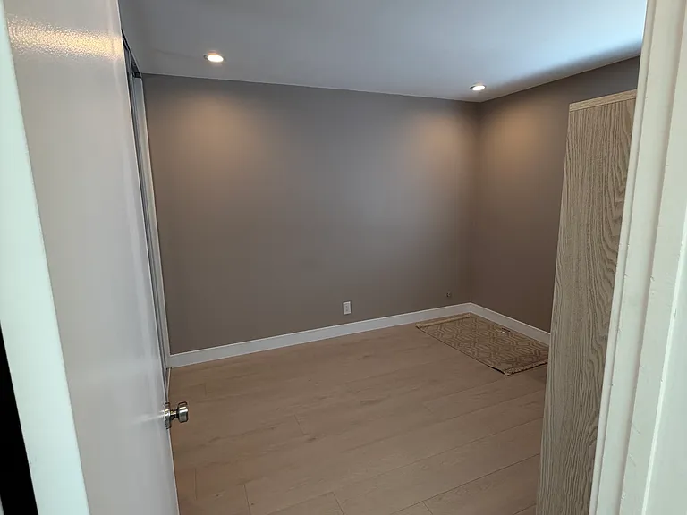 5720 Owensmouth Ave #127 — Photo 15