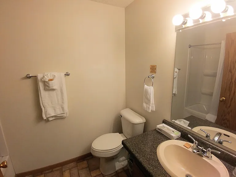 Alexis Manor — Photo 23