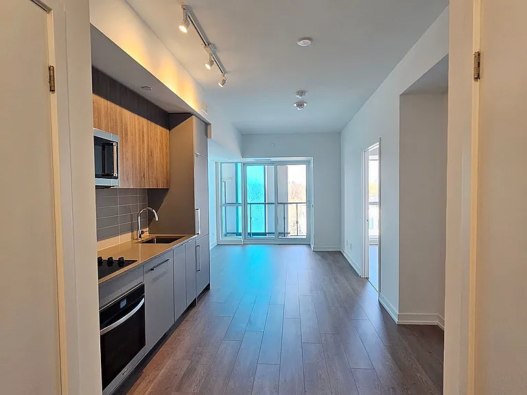 181 Sheppard Ave E #504 — Photo 3
