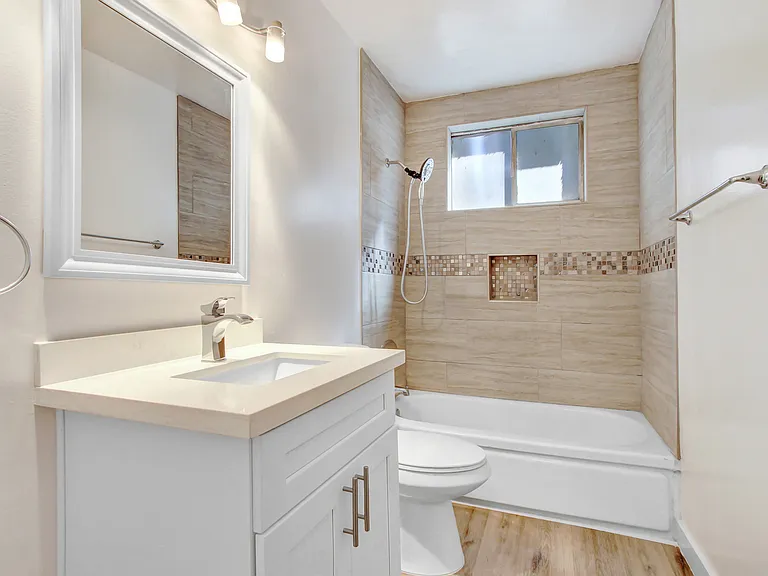 5112 Laurel Cyn Apartments — Photo 15