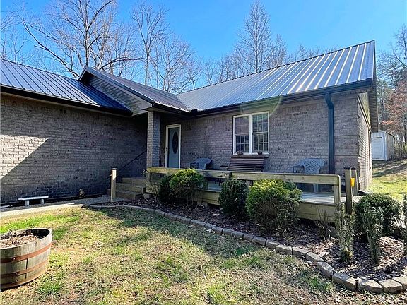 4th image of 3668 Tee Road NE