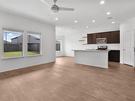 5th image of 20403 Tembec Dr