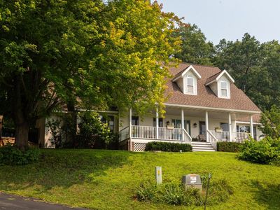 551 Bluff Dr, La Crescent, MN, 55947