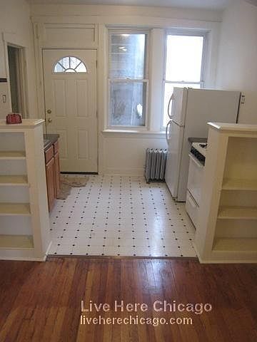 2nd image of 2055 N Sawyer Ave APT 1