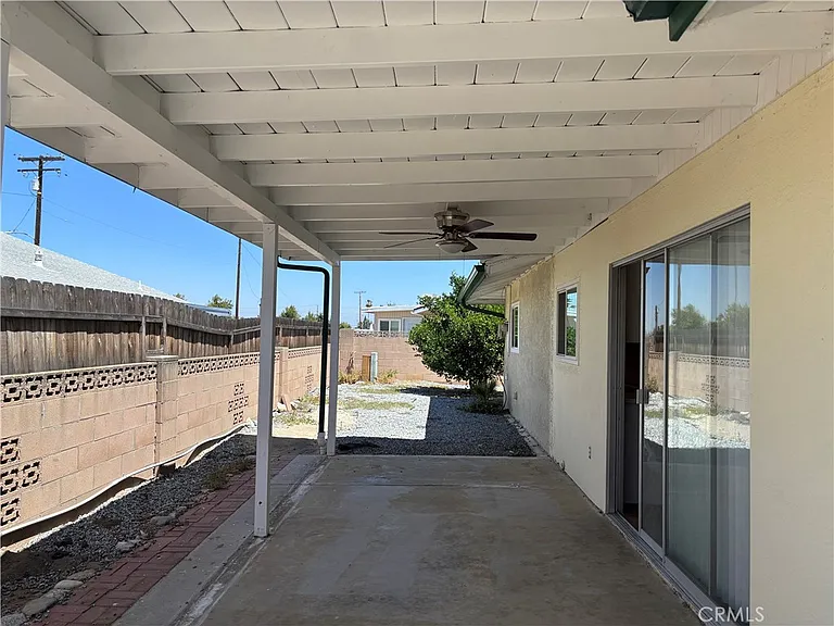 471 Whitney Dr — Photo 6