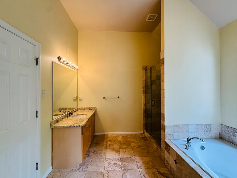 595 Oak Alley Way — Photo 13