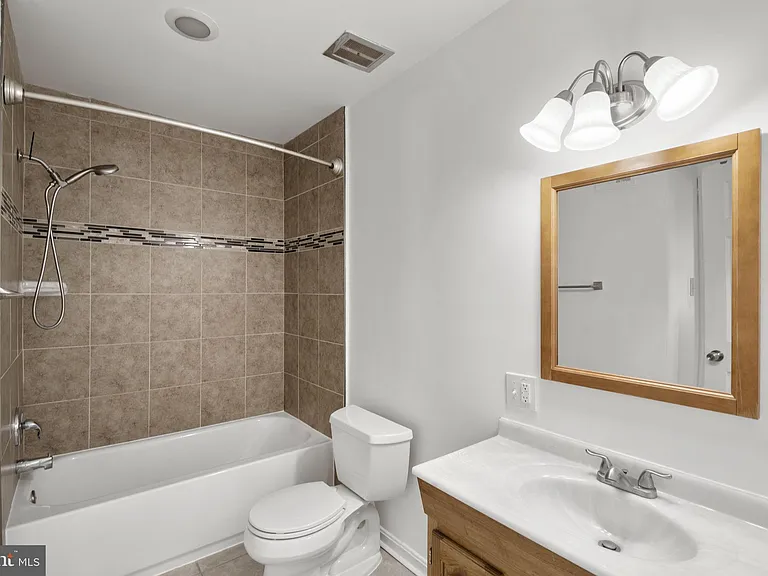 2407 Alsop Ct — Photo 22