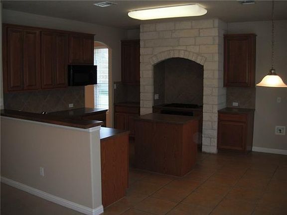 4th image of 738 Shadow Creek Blvd