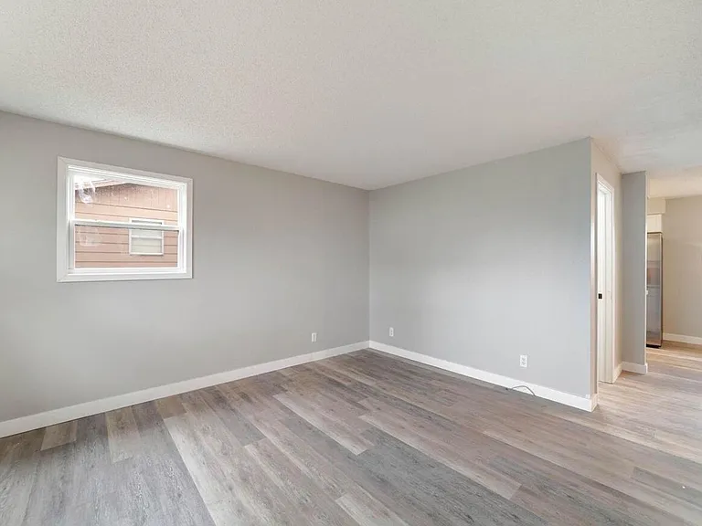 3405 Balboa Ln — Photo 4