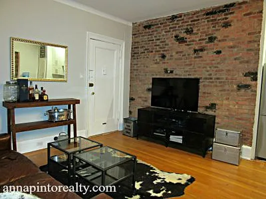 Sold by Anna Pinto Realty | media 35