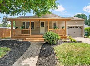 17 Waltz Dr, Barberton, OH 44203