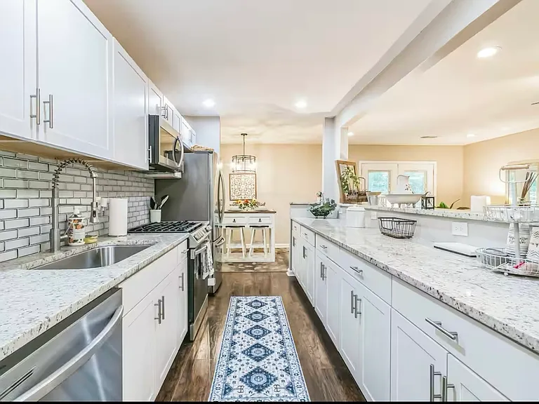 5121 Martins Crossing Rd — Photo 16