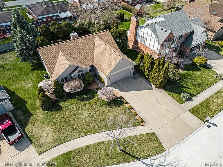 34335 Heartsworth Ln — Photo 42