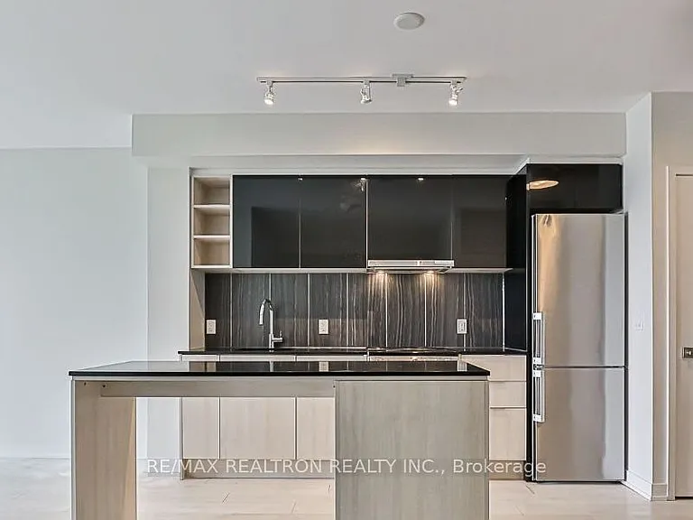 31 Tippett Rd #636 — Photo 10
