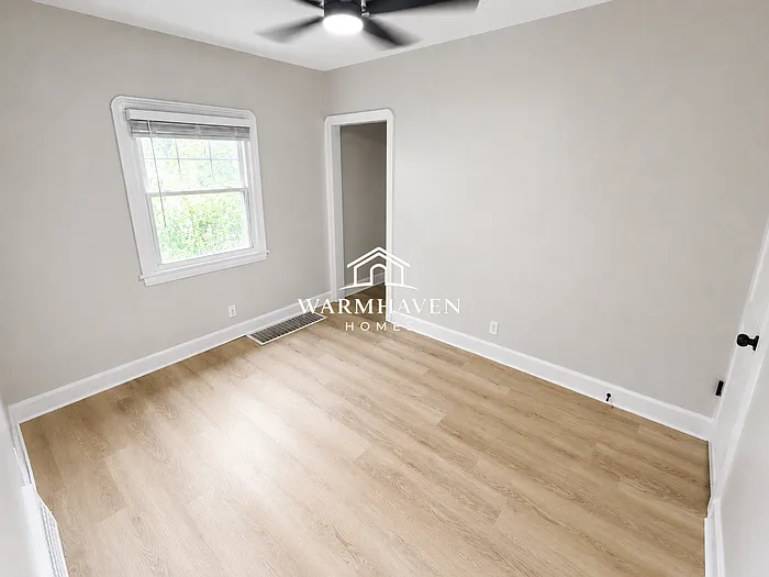 1040 Mercer Ave — Photo 4