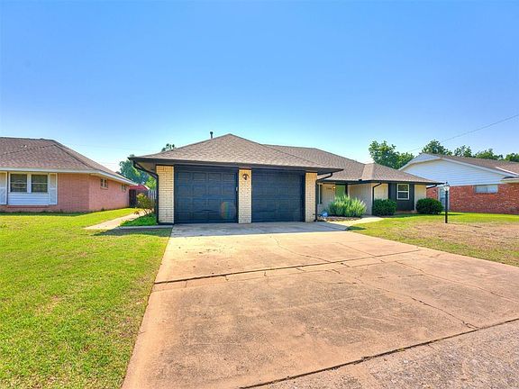 2nd image of 2308 N Markwell Pl