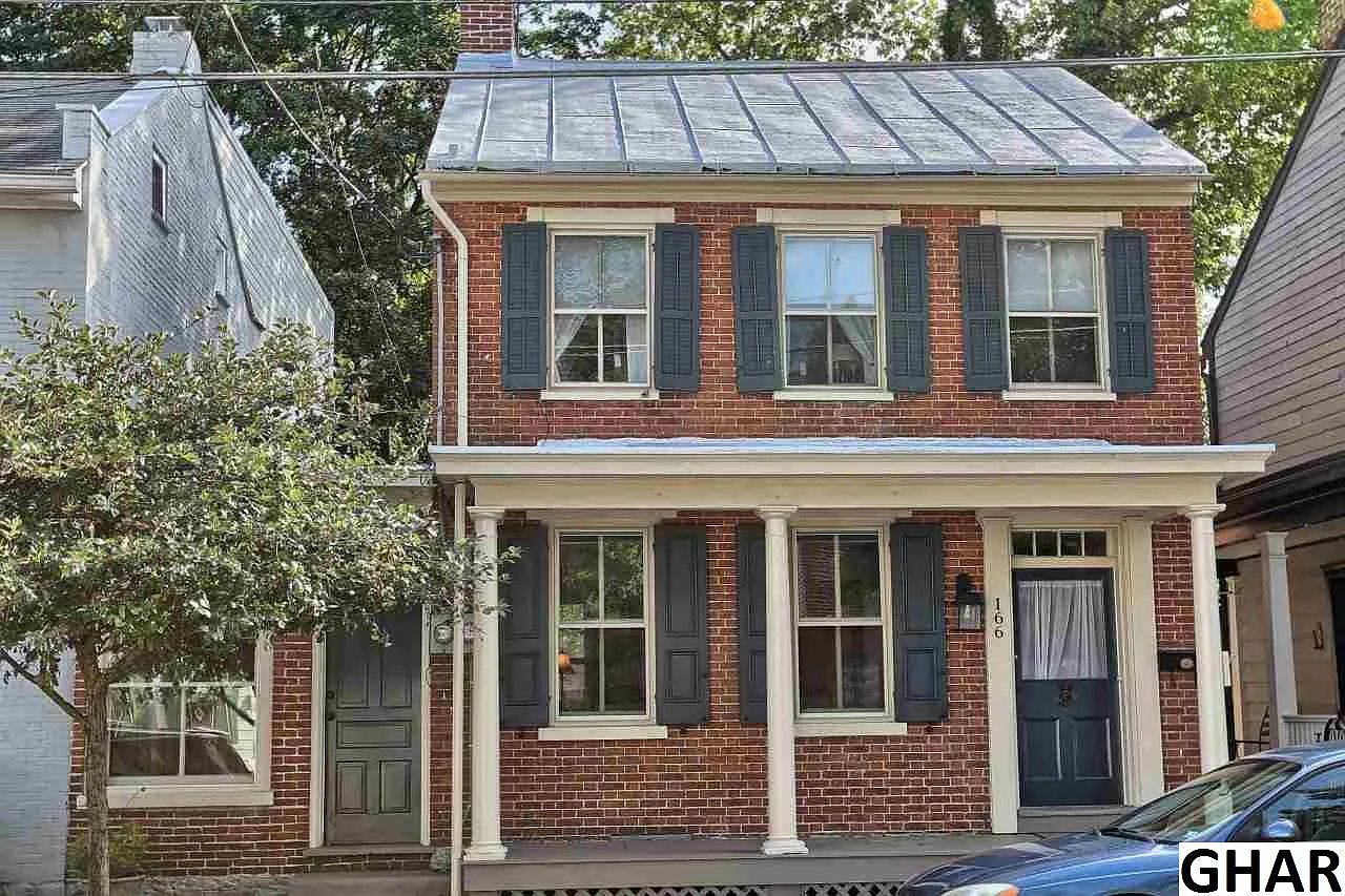 166 W South St photo 1