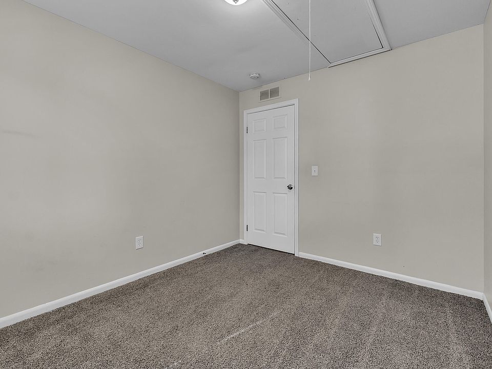 24533 Grove Ave, photo 24